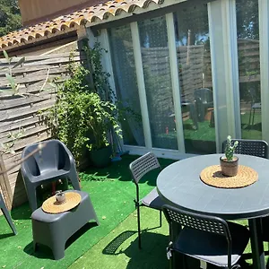 Un Duplex Pour 4 Personne Village Camarguais Arles